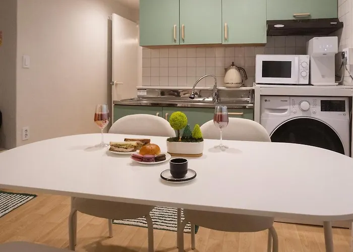 Hongdae, Mangwon82 Apartment Seoul