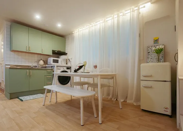 Hongdae, Mangwon82 Apartment Seoul