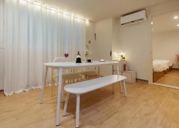 Hongdae, Mangwon82 * Seoul