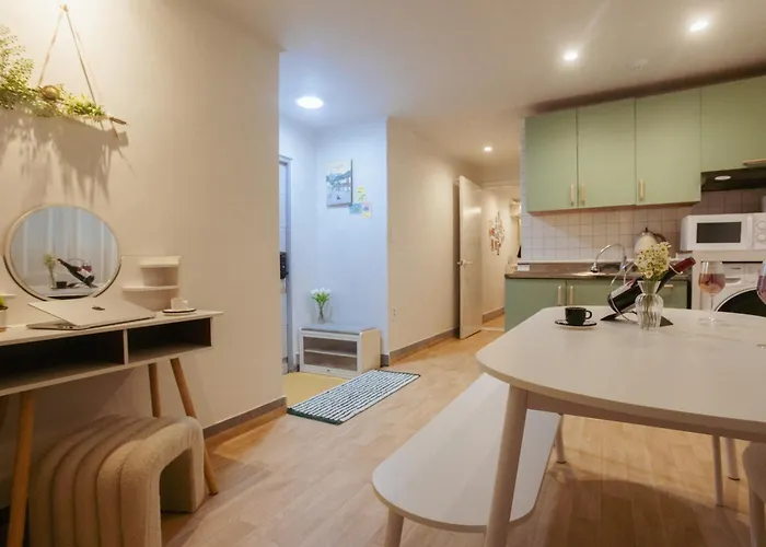 Hongdae, Mangwon82